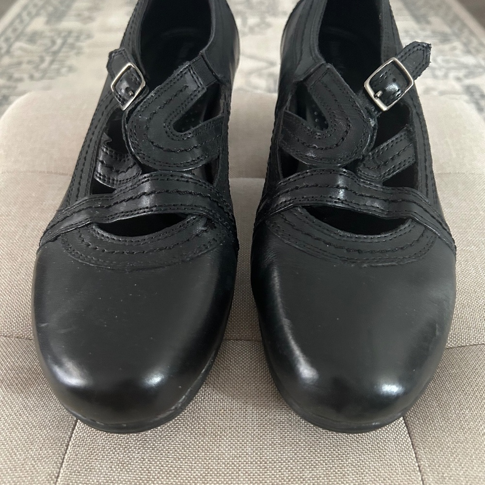 Women’s black pumps